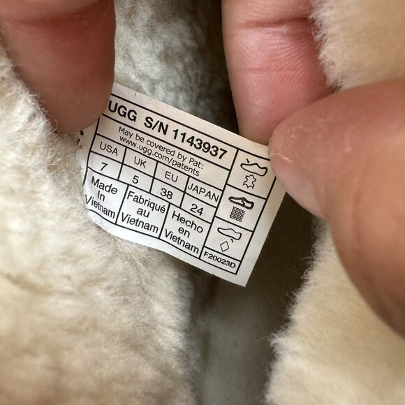 Ugg Classic Mini Toggler Ankle Boots Womens 7 Chestnut 1143937 NEW - Picture 5 of 7